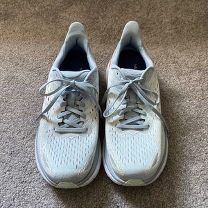 Hoka Clifton 8